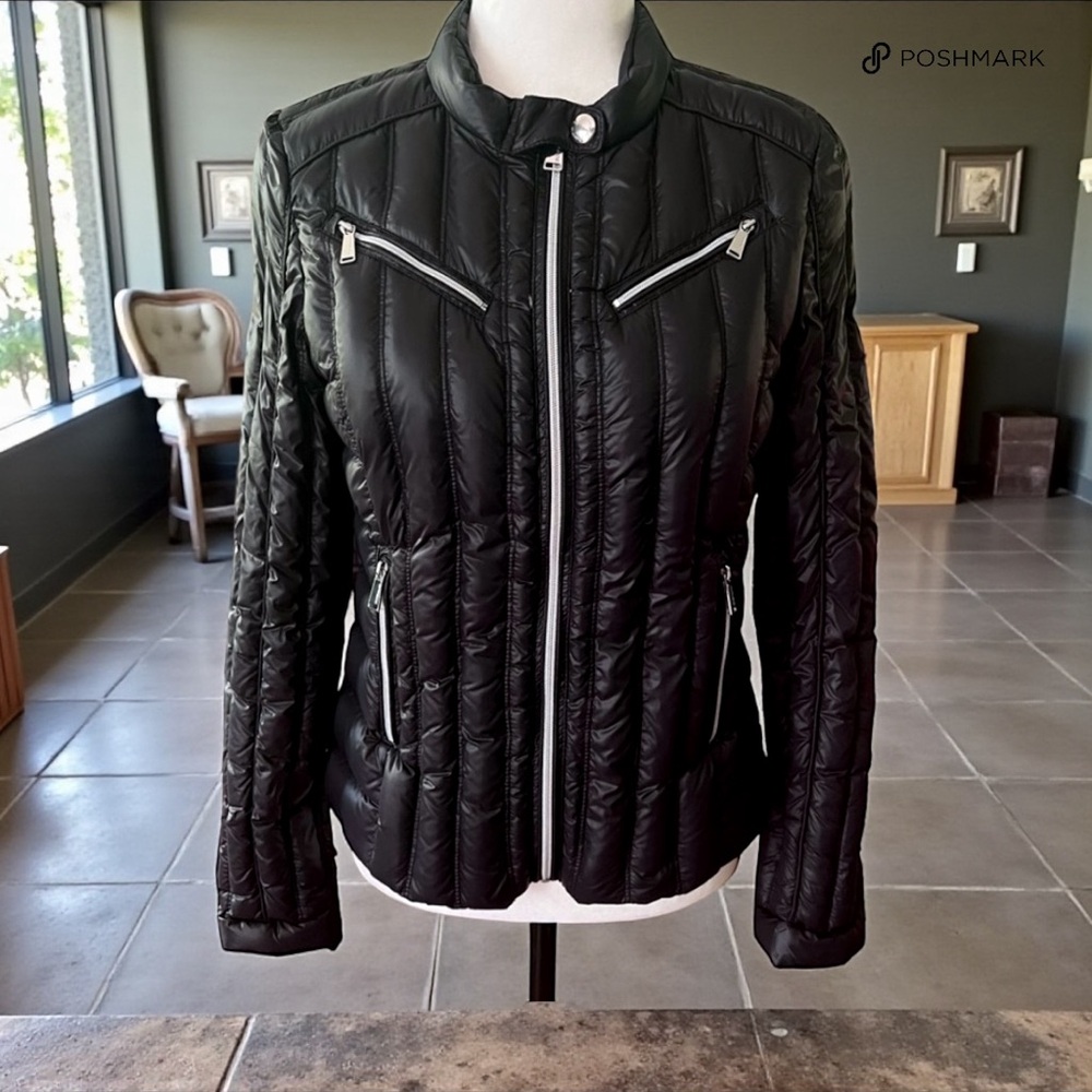 💖 Black Quilted Puffer Jacket with Silver Zippers 💖